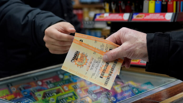 Sorteo Mega Millions: Billete ganador del premio de .22 billones de dólares es vendido en Cottonwood, California
