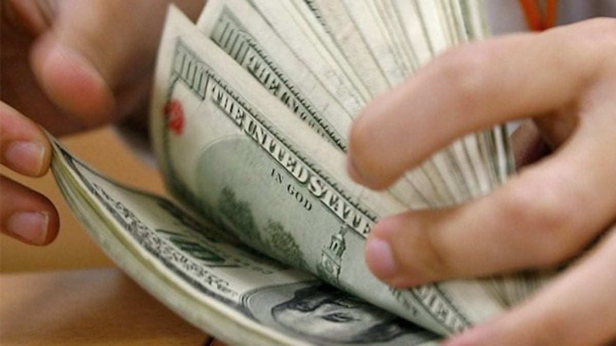 El dólar vuelve a superar los .400 en la jornada de este jueves El dólar vuelve a superar los .400 en la jornada de este jueves