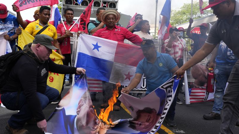 Protestan contra Trump frente a la Embajada de EE.UU. en Panamá por declaraciones sobre el Canal Protestan contra Trump frente a la Embajada de EE.UU. en Panamá por declaraciones sobre el Canal