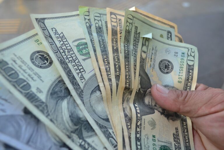 ¿Cuál es la cotización del dólar hoy miércoles 15 de enero del 2025? | Noticias