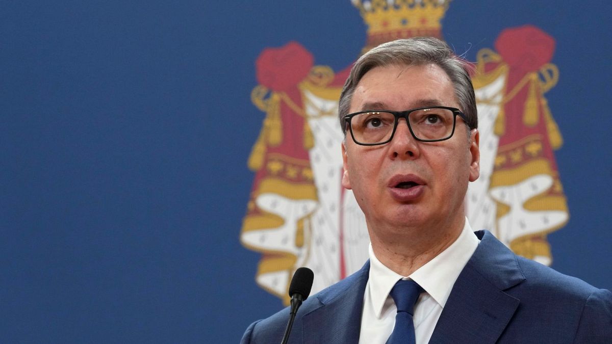 El presidente serbio afirma que se plantea convocar elecciones anticipadas o una crisis de Gobierno El presidente serbio afirma que se plantea convocar elecciones anticipadas o una crisis de Gobierno