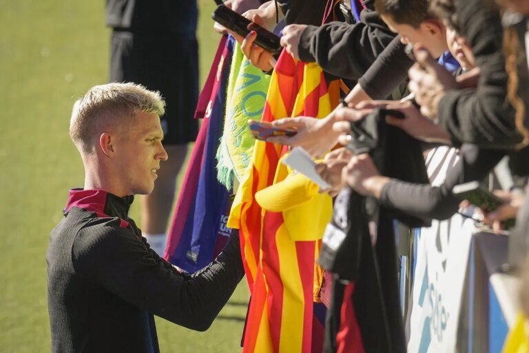 LaLiga deja al Barça sin inscribir a Dani Olmo por no presentar "ninguna alternativa"