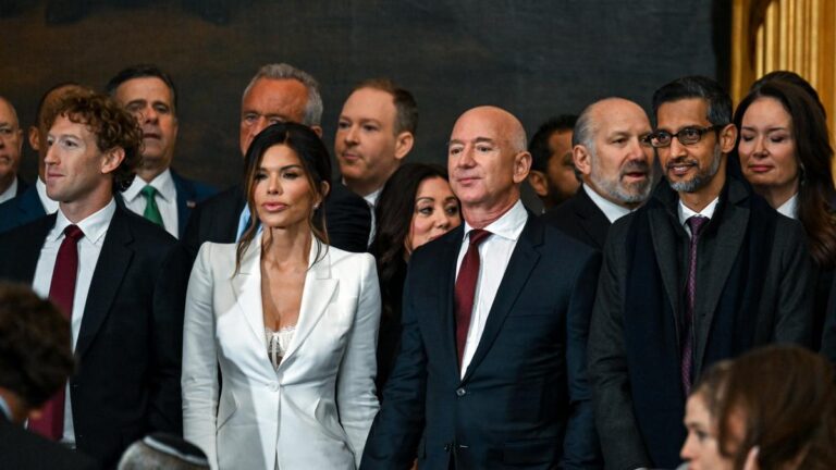 Quién es Lauren Sánchez: la invitada a la investidura de Trump que fue en sujetador