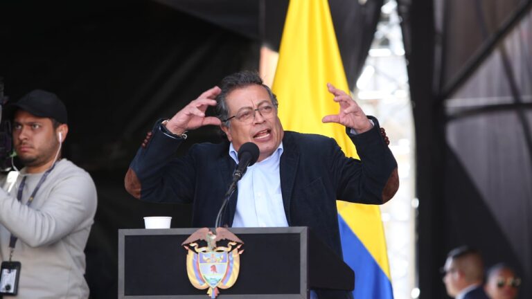 Petro explotó contra régimen de Nicolás Maduro por aguda pulla que le lanzó: “Soy responsable de un millón de venezolanos”