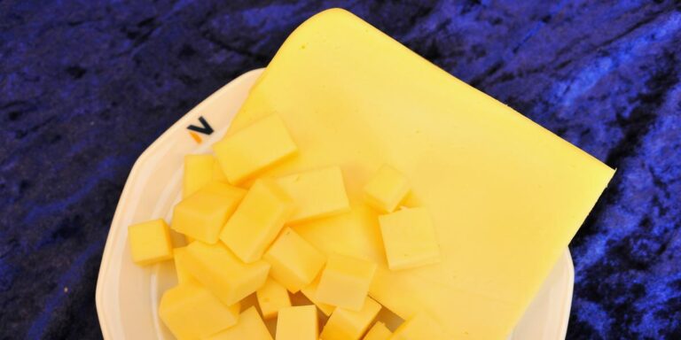 la FDA advierte por queso contaminados vendidos en cinco estados