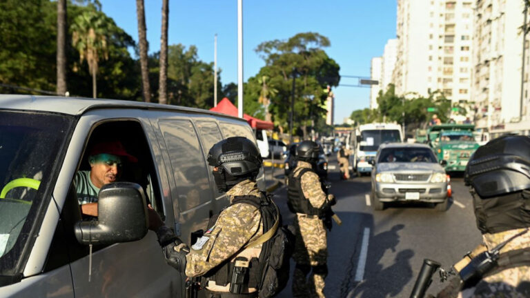 Aumenta la tensión en Venezuela a horas de la investidura de Maduro