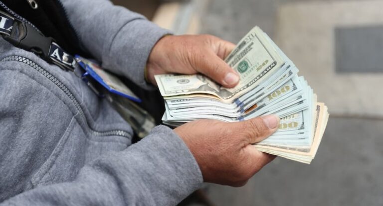 Tipo de cambio dólar hoy en Perú | ¿Cuánto está el precio del dólar este viernes 17 de enero? | Dólares a soles | compra y venta | BCRP | ECONOMIA