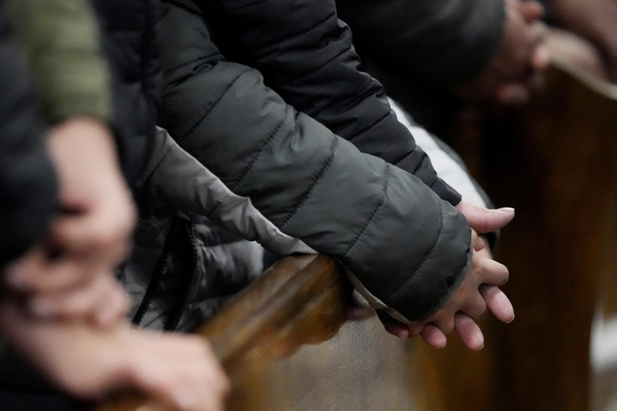 Inmigrantes en Chicago y otras ciudades de EEUU se preparan para operativos de deportación de Trump Inmigrantes en Chicago y otras ciudades de EEUU se preparan para operativos de deportación de Trump