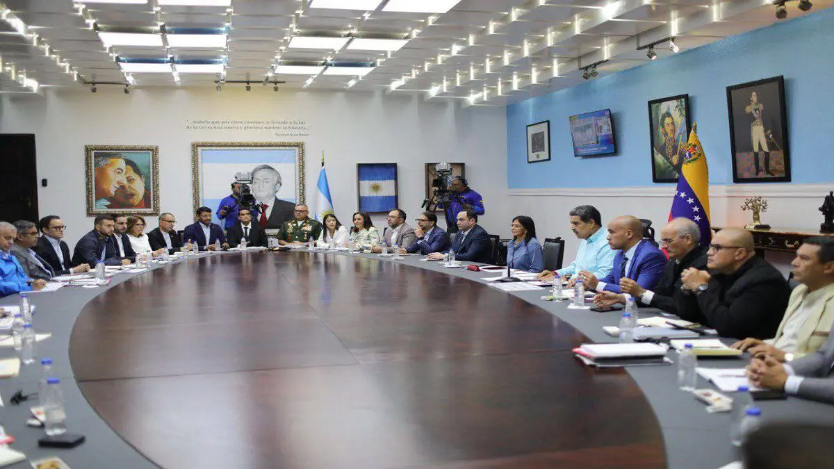 Presidente venezolano declara Consejo Económico en sesión permanente Presidente venezolano declara Consejo Económico en sesión permanente