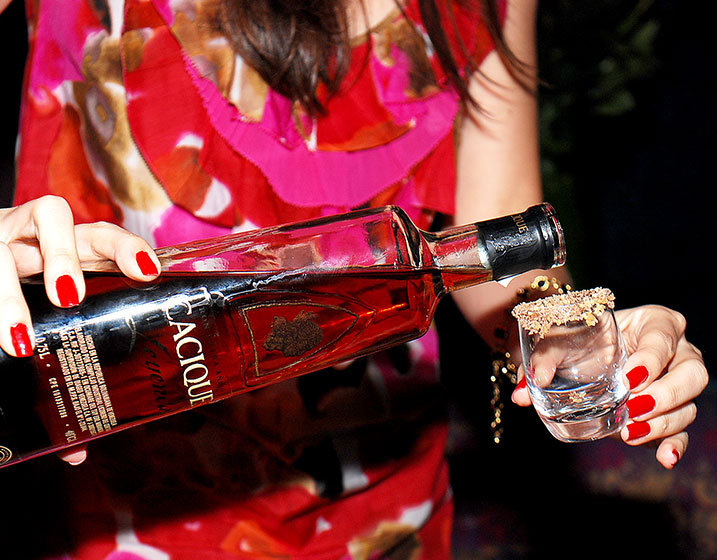 Diageo vende el icónico Ron Cacique a Bardinet España Diageo vende el icónico Ron Cacique a Bardinet España