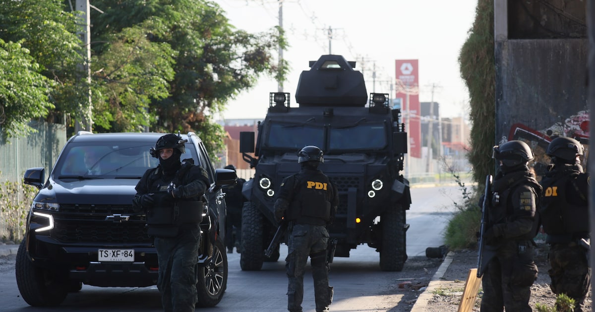 Vecinos de edificio de Ñuñoa se percatan que detenido por crimen de Ronald Ojeda sería su conserje Vecinos de edificio de Ñuñoa se percatan que detenido por crimen de Ronald Ojeda sería su conserje