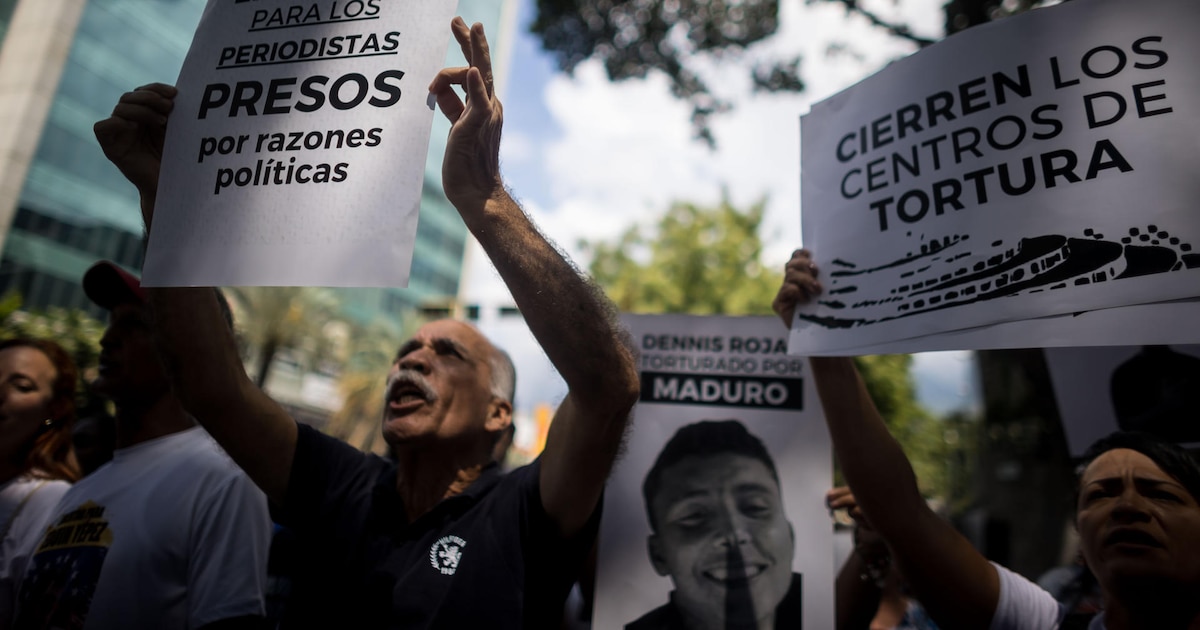 La ONG Foro Penal reportó que todavía hay 1.794 presos políticos detenidos por el régimen de Maduro durante las protestas postelectorales La ONG Foro Penal reportó que todavía hay 1.794 presos políticos detenidos por el régimen de Maduro durante las protestas postelectorales