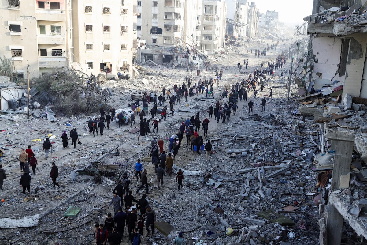 Miles de personas salen a las calles de Gaza a celebrar el alto el fuego mientras Israel espera a sus rehenes | Internacional