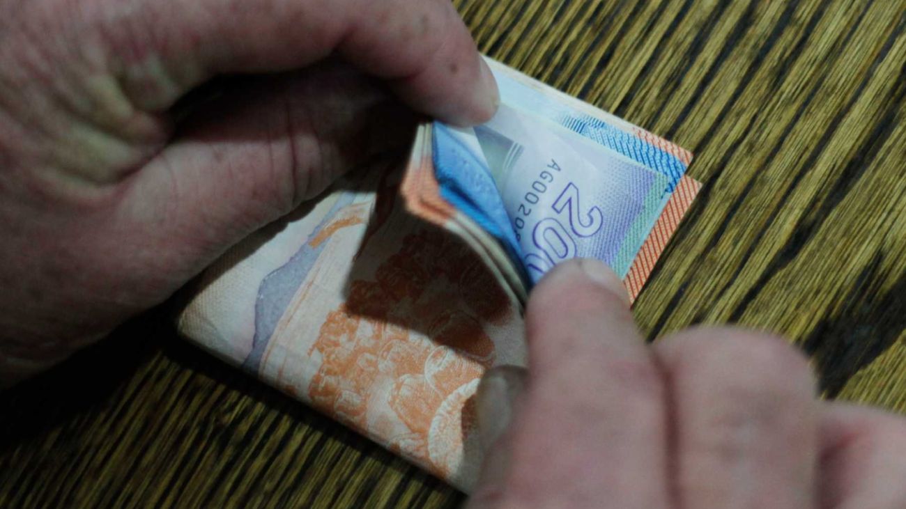 Apoyo Económico Permanente para Empleados Públicos Disponible en Enero