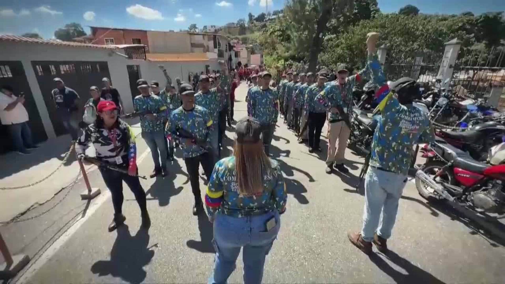 Maduro activa órganos de defensa integrados por fuerzas políticas y militares previo a su juramentación Maduro activa órganos de defensa integrados por fuerzas políticas y militares previo a su juramentación