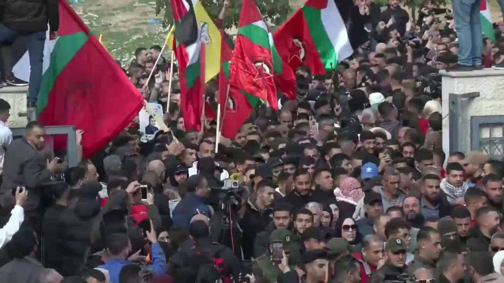 Una multitud recibe en Ramala a los presos palestinos liberados por Israel