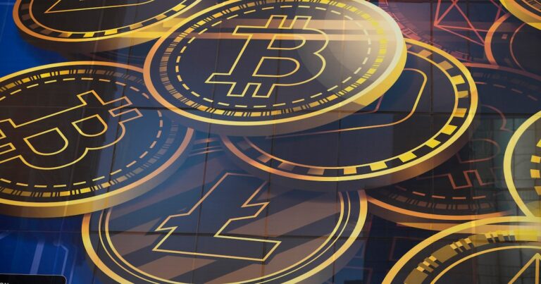 ¿Qué va a pasar con el precio del Bitcoin en 2025?: del augurio de un desplome del 50% a que quintuplicará su valor