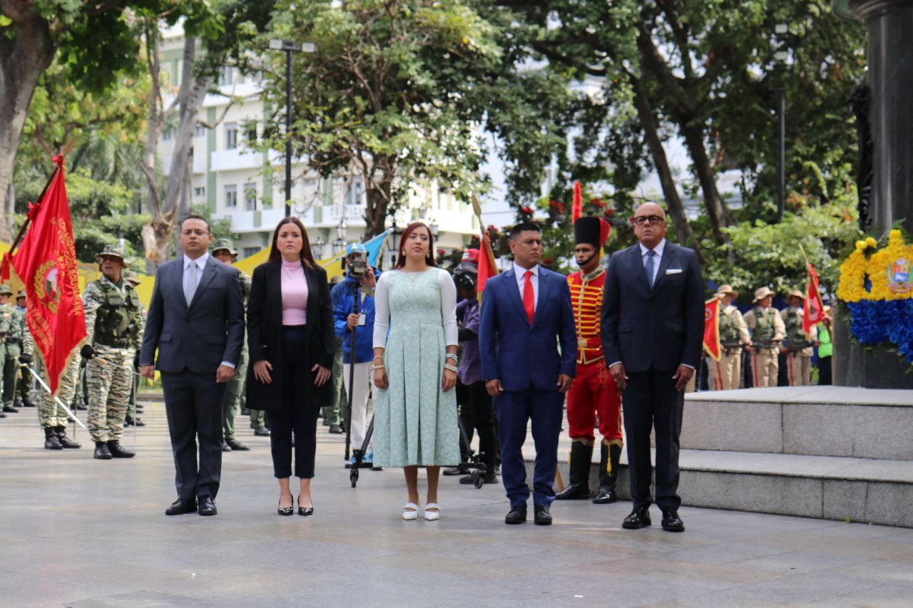 AN honra al Padre Bolívar antes de instalar periodo de sesiones 2025-2026