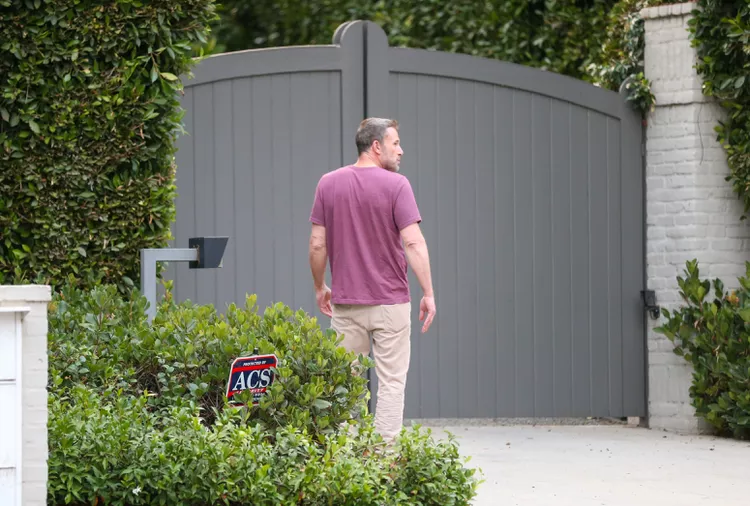 FBI y la policía acuden a la casa de Ben Affleck (+videos)