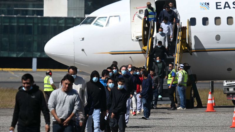 Gobierno de Guatemala dice estar preparado para recibir a deportados