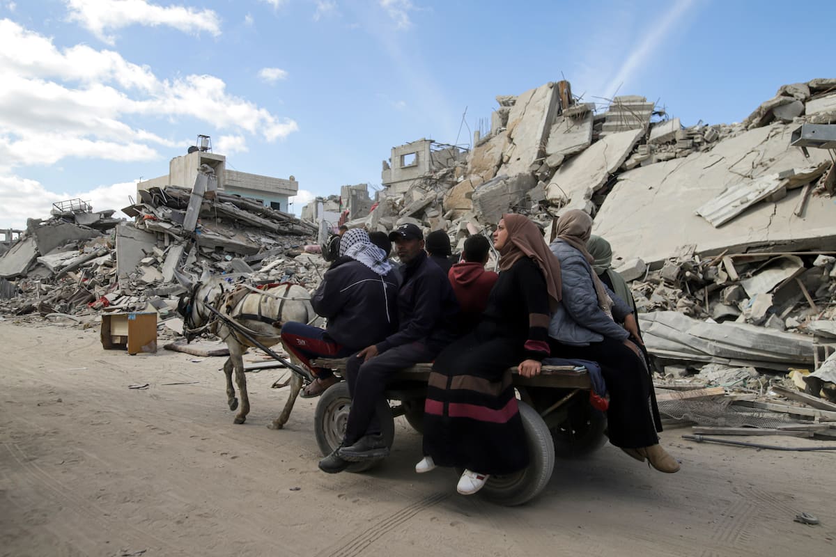 Hamás libera a 4 soldados israelíes en alto el fuego en Gaza a cambio de 200 presos palestinos Hamás libera a 4 soldados israelíes en alto el fuego en Gaza a cambio de 200 presos palestinos