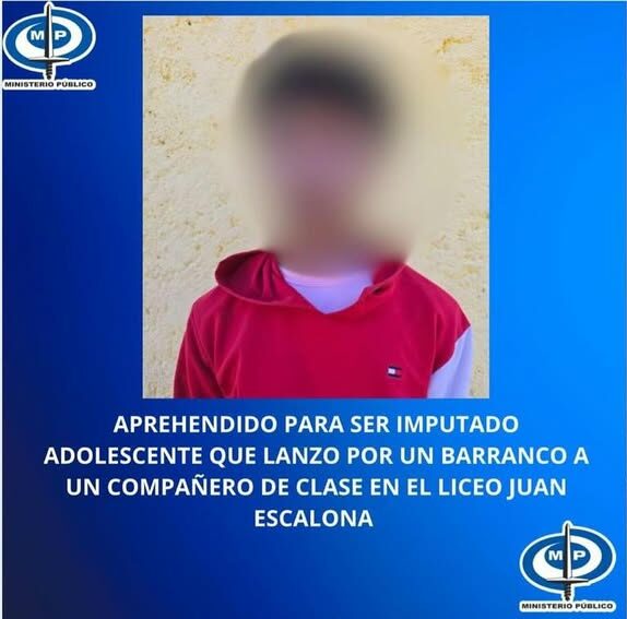 Lanzó a su compañero de clases por un barranco Lanzó a su compañero de clases por un barranco