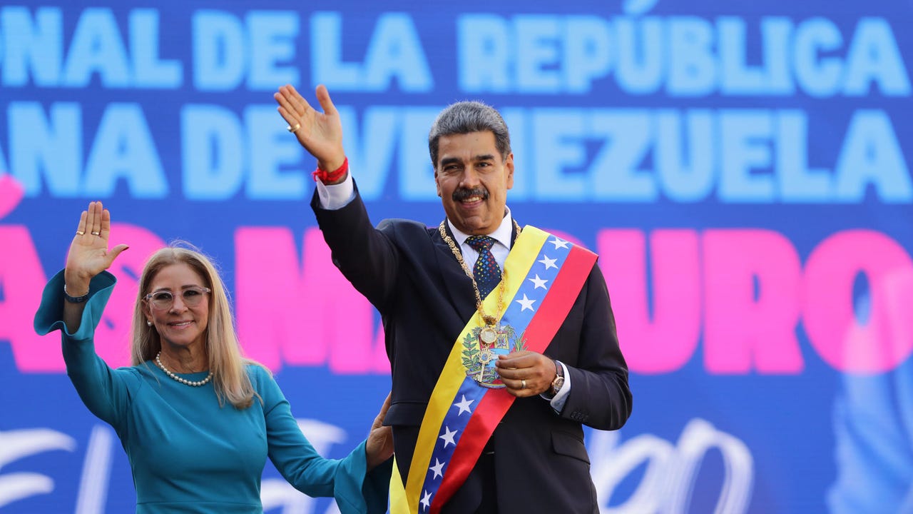Maduro arranca otro mandato cada vez más solo mientras Edmundo González promete volver a Venezuela para “asumir la presidencia”