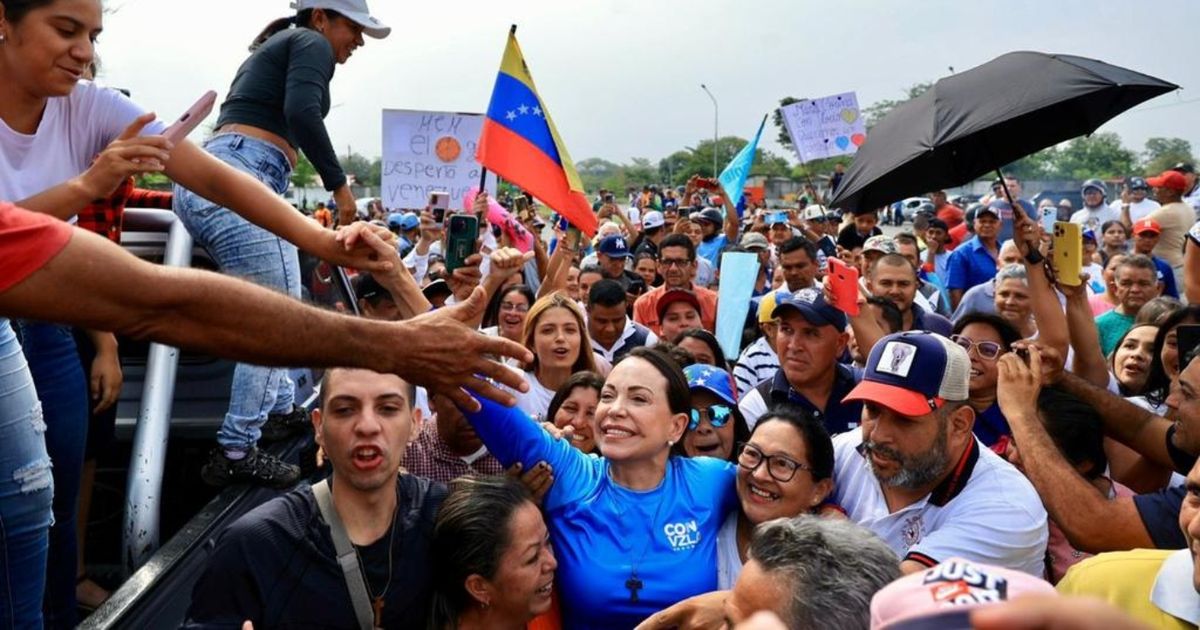 Nicolás Maduro responsabiliza a los comanditos de la muerte de personas en crisis poselectoral Nicolás Maduro responsabiliza a los comanditos de la muerte de personas en crisis poselectoral