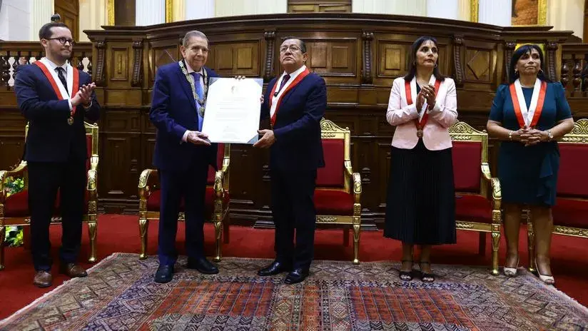 El Congreso de la República otorgó la Medalla de Honor en el grado de Gran Cruz a Edmundo González Urrutia