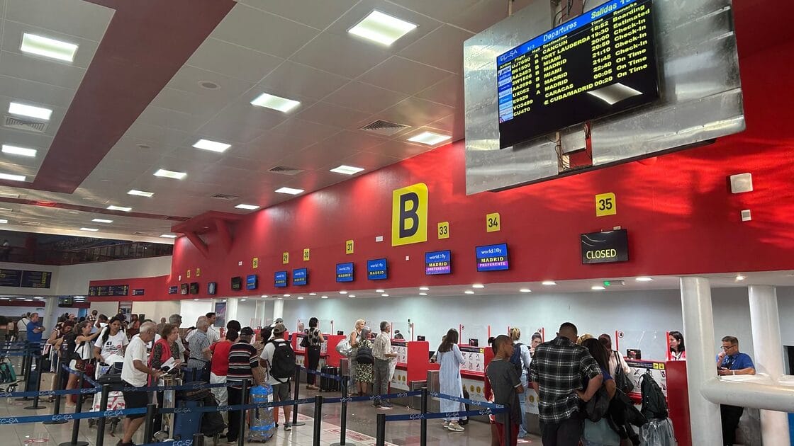 Aerolínea que vuela a Cuba rebaja a mitad de precio sus boletos Aerolínea que vuela a Cuba rebaja a mitad de precio sus boletos