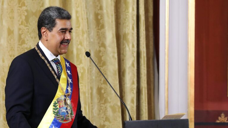 No hay ni una apariencia democrática