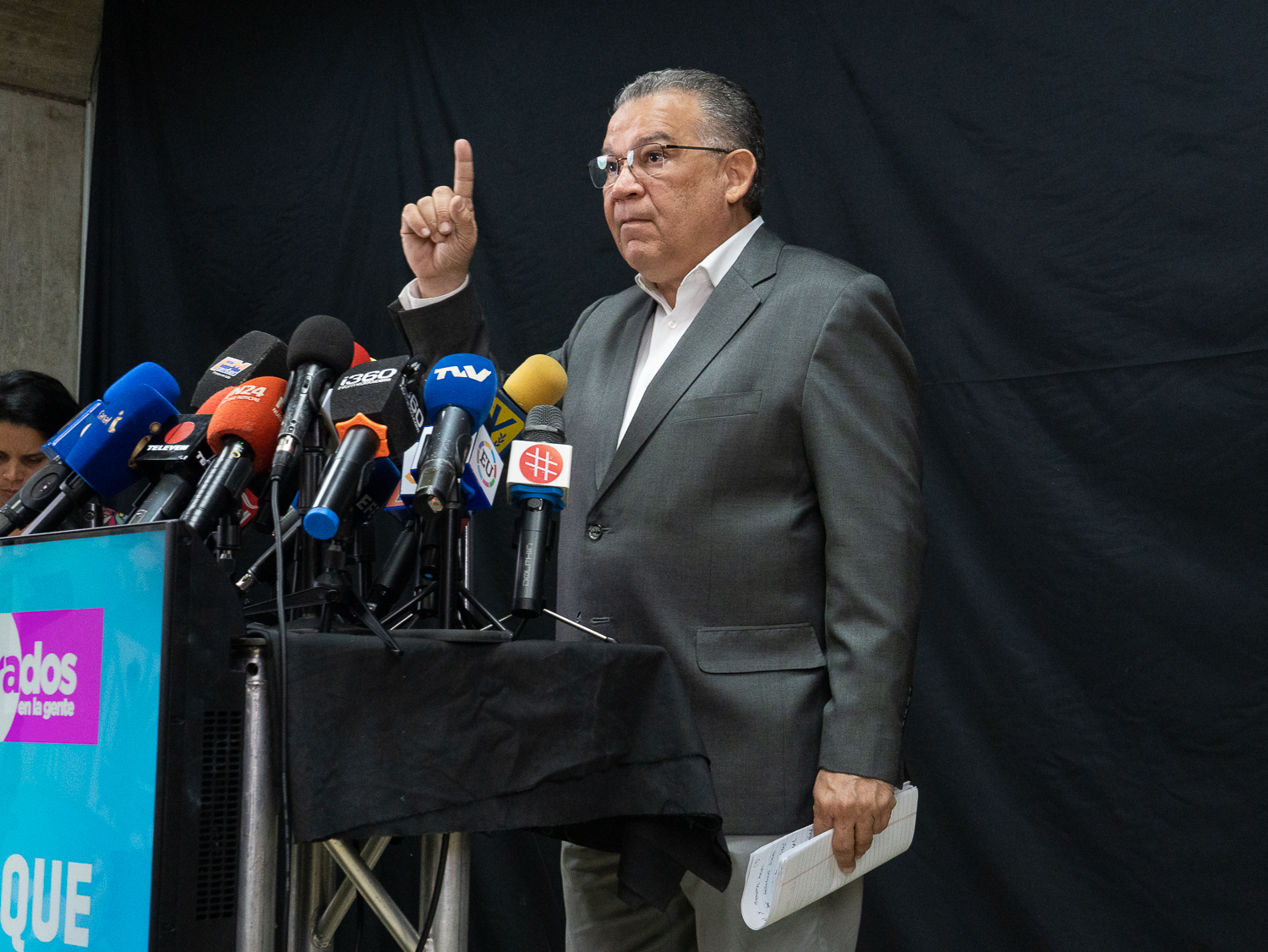 Activistas, académicos y dirigentes políticos piden liberación de Enrique Márquez Activistas, académicos y dirigentes políticos piden liberación de Enrique Márquez