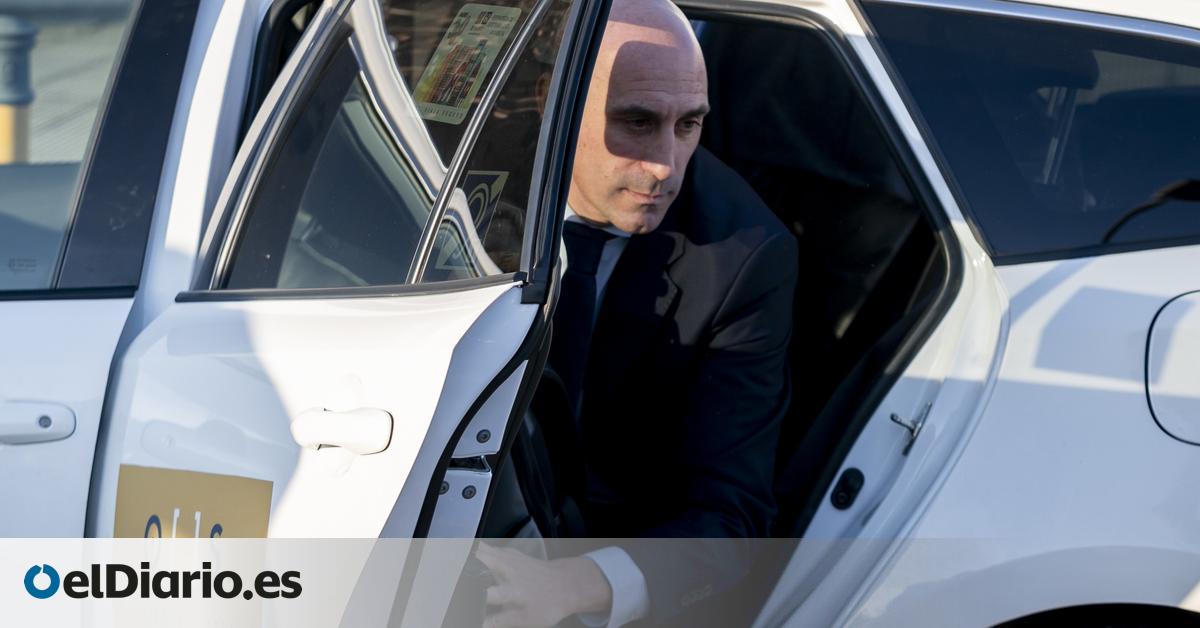 Rubiales dice al juez que está “totalmente seguro” de que Jenni Hermoso le dio su consentimiento Rubiales dice al juez que está “totalmente seguro” de que Jenni Hermoso le dio su consentimiento