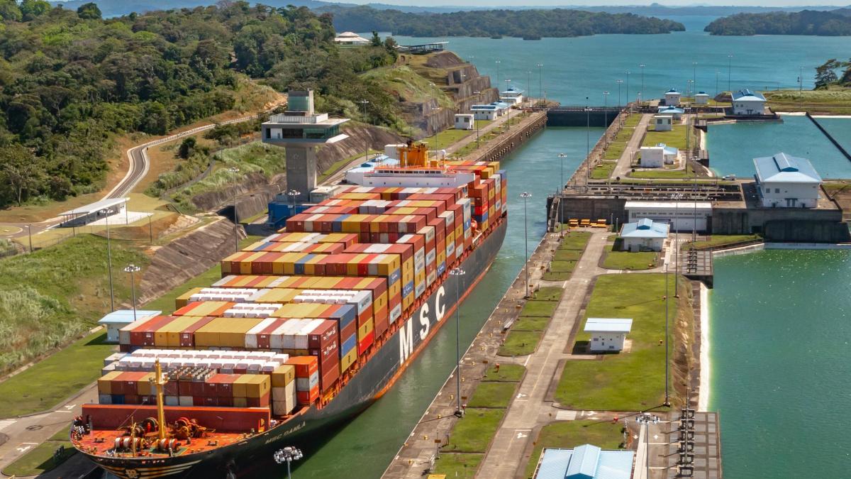 Panamá rompe un pacto con China y da paso libre en el canal a la Armada de EE.UU. Panamá rompe un pacto con China y da paso libre en el canal a la Armada de EE.UU.