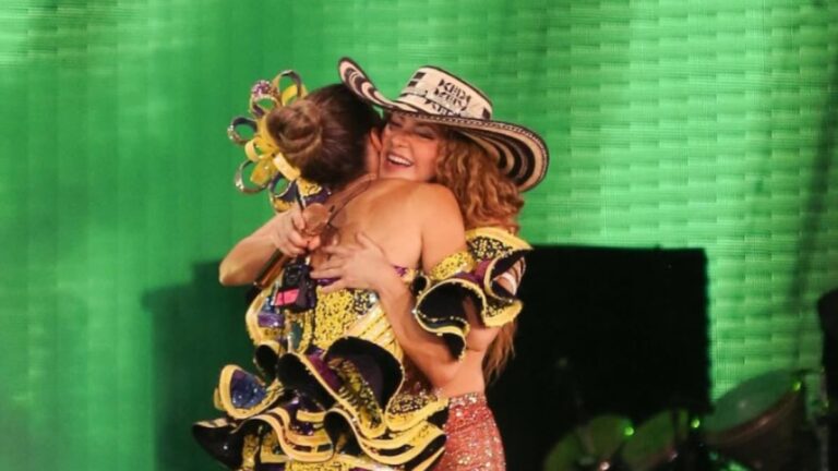 “Barranquilla, esto es para ti; que viva el Carnaval”: Shakira bailó con la reina Tatiana