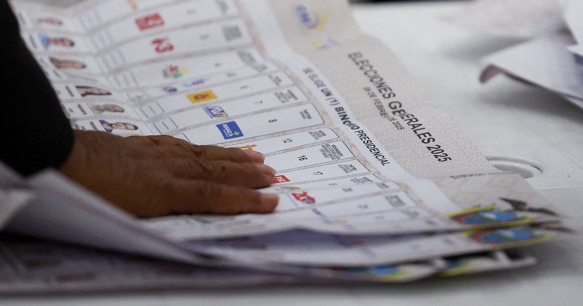 Polarización, reconfiguración política y declive de partidos tradicionales: las 4 claves de las elecciones en Ecuador