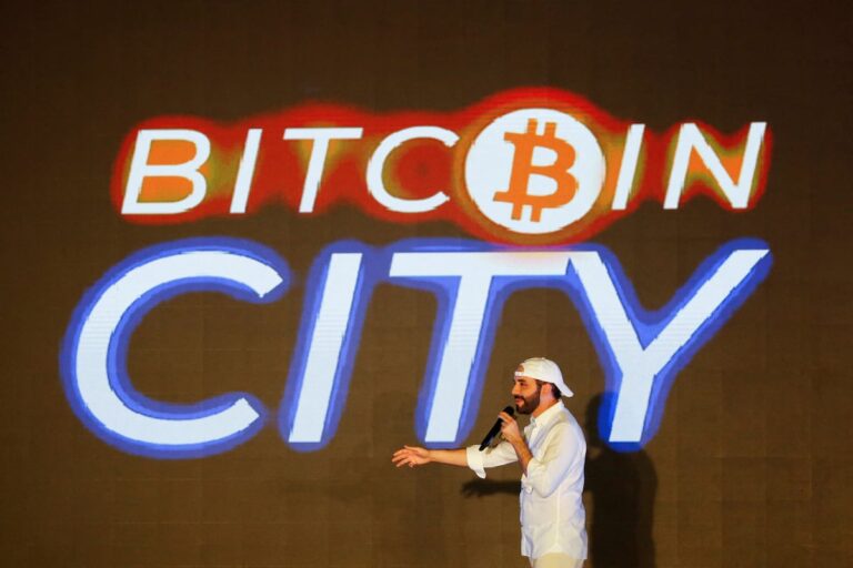 Bukele y el bitcoin: fin de la ‘criptofantasía’ | Opinión