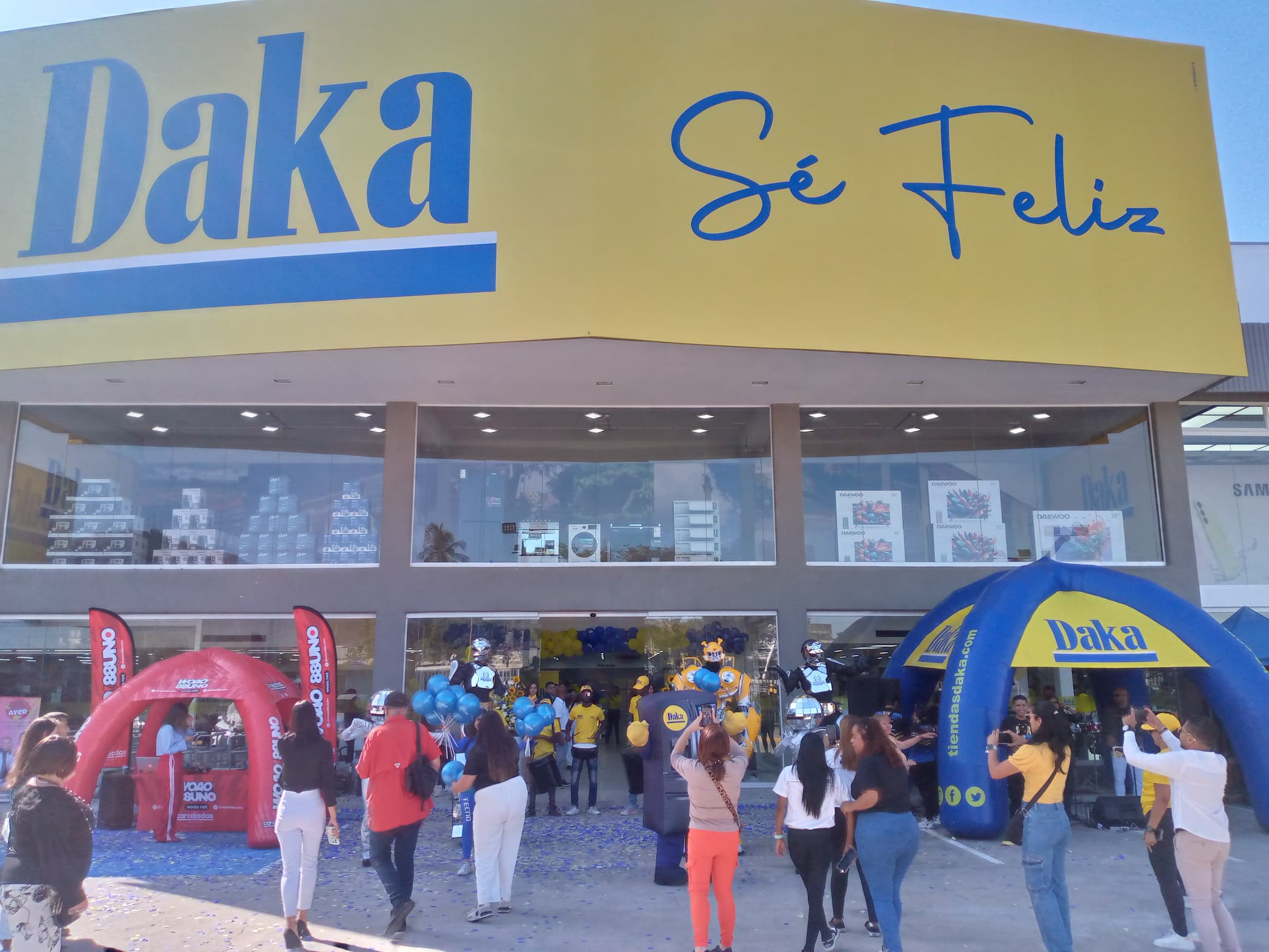 Tiendas Daka celebró la inauguración de su quinta tienda en Valencia (+Fotos) Tiendas Daka celebró la inauguración de su quinta tienda en Valencia (+Fotos)