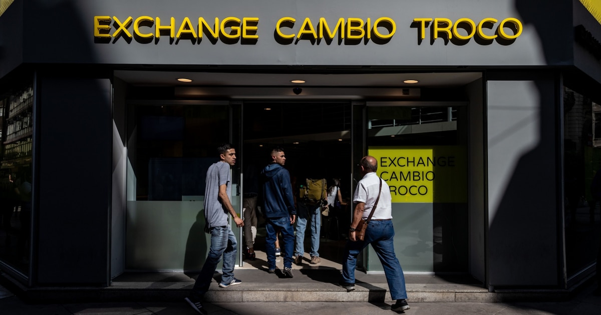 Dólar hoy en vivo: la cotización libre baja a .305 para la venta Dólar hoy en vivo: la cotización libre baja a .305 para la venta