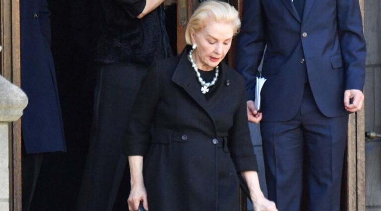 Carolina Herrera, la imagen de la desolación en el funeral de Reinaldo, el amor de su vida