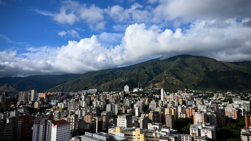 Reducen temporalmente en Venezuela la jornada laboral de empleados públicos Reducen temporalmente en Venezuela la jornada laboral de empleados públicos