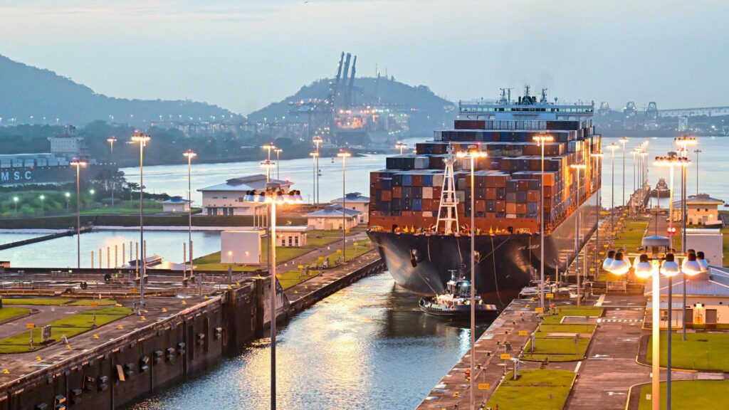 Trump anuncia el envío de tropas al Canal de Panamá y lanza un aviso a China
