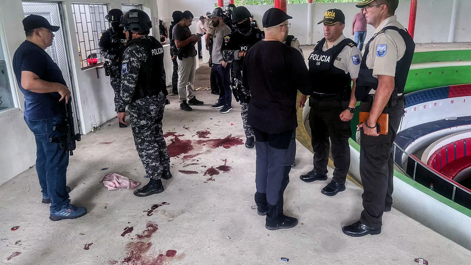 Ecuador: al menos once personas asesinadas durante una pelea de gallos | Masacre en la zona costera de Manabí Ecuador: al menos once personas asesinadas durante una pelea de gallos | Masacre en la zona costera de Manabí