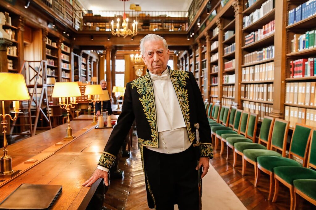 Mario Vargas Llosa y Francia: una historia de libertad, literatura y lucidez | Opinion | América Mario Vargas Llosa y Francia: una historia de libertad, literatura y lucidez | Opinion | América