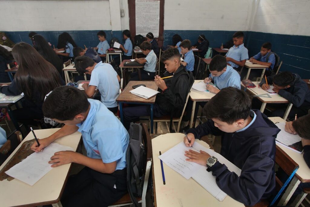 Estudio de la UCAB revela bajo rendimiento académico de estudiantes – Correo del Caroní Estudio de la UCAB revela bajo rendimiento académico de estudiantes – Correo del Caroní