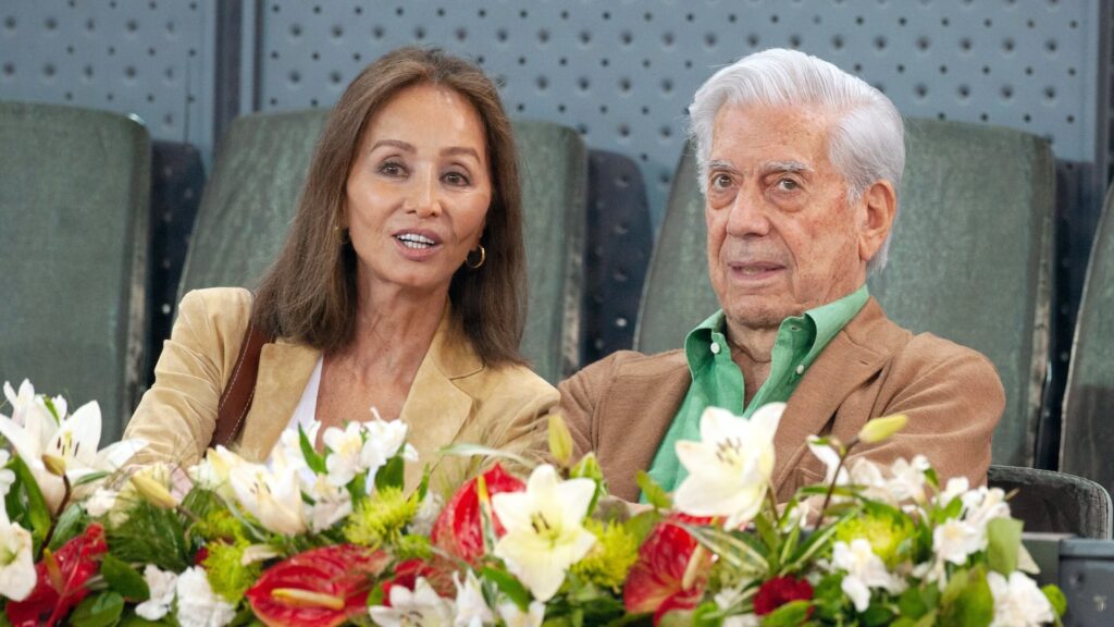 Una psicóloga analiza la no reacción en público de Isabel Preysler a la muerte de Vargas Llosa: “Cierra el libro”