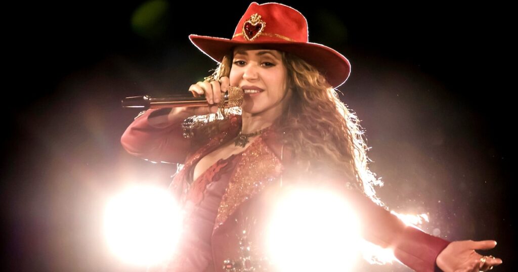 Influenciador venezolano se disfrazó de Shakira durante uno de sus conciertos en México y generó polémica en redes sociales Influenciador venezolano se disfrazó de Shakira durante uno de sus conciertos en México y generó polémica en redes sociales