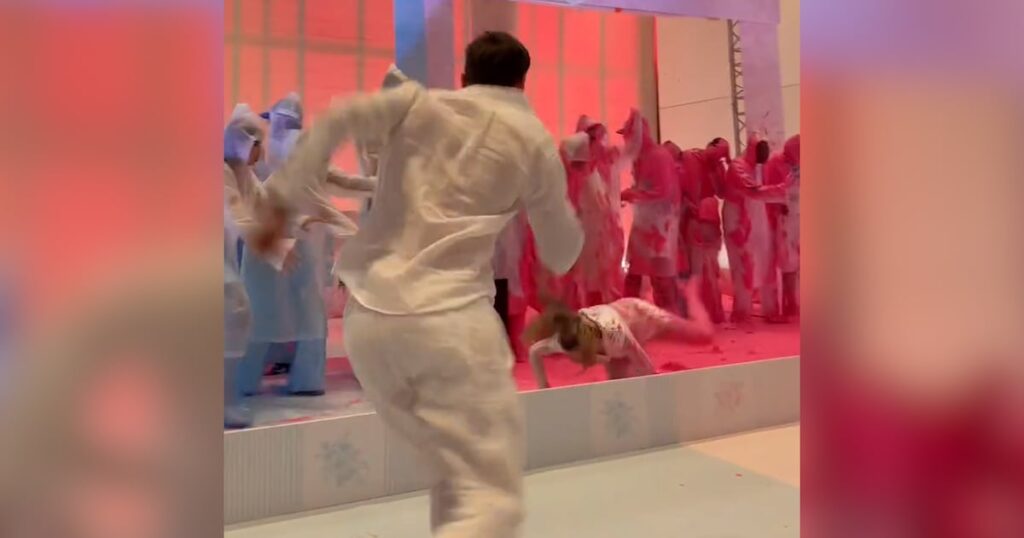 La peligrosa caída de Lele Pons en medio de fiesta de revelación de género La peligrosa caída de Lele Pons en medio de fiesta de revelación de género