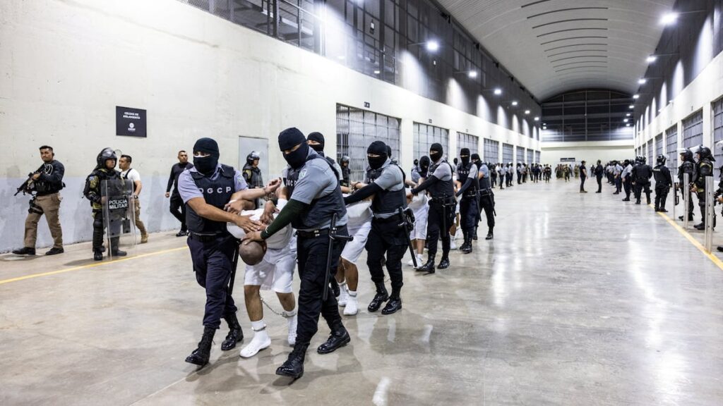 La tortuosa búsqueda de Ricardo Prada, el venezolano “desaparecido” y enviado a la megacárcel de El Salvador | Inmigración en Estados Unidos La tortuosa búsqueda de Ricardo Prada, el venezolano “desaparecido” y enviado a la megacárcel de El Salvador | Inmigración en Estados Unidos