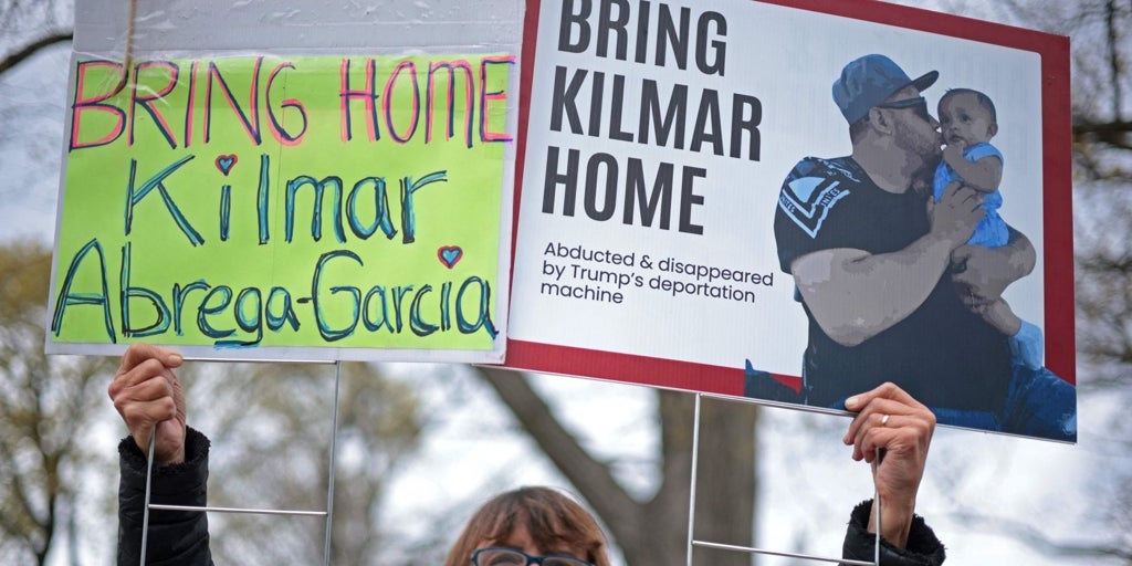 Un grupo de demócratas viajarán a El Salvador para ‘rescatar’ al deportado «por error» Un grupo de demócratas viajarán a El Salvador para ‘rescatar’ al deportado «por error»